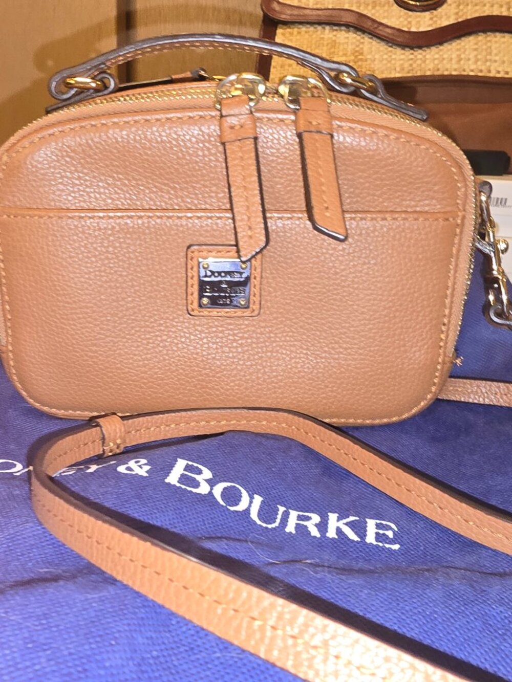 Dooney & Bourke Belvedere Ambler crossbody bag